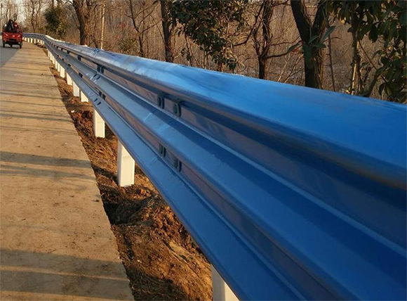 江门公路波形护栏板的优点